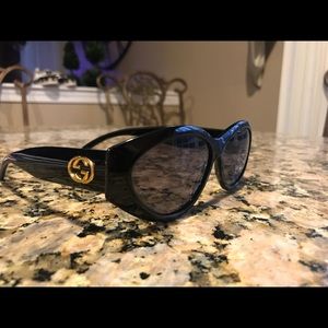 GUCCI SUNGLASSES